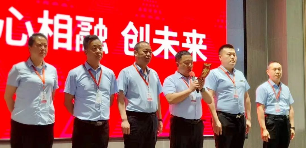 趣味运动结伴同行 | 腾博官网物流趣味运动会
