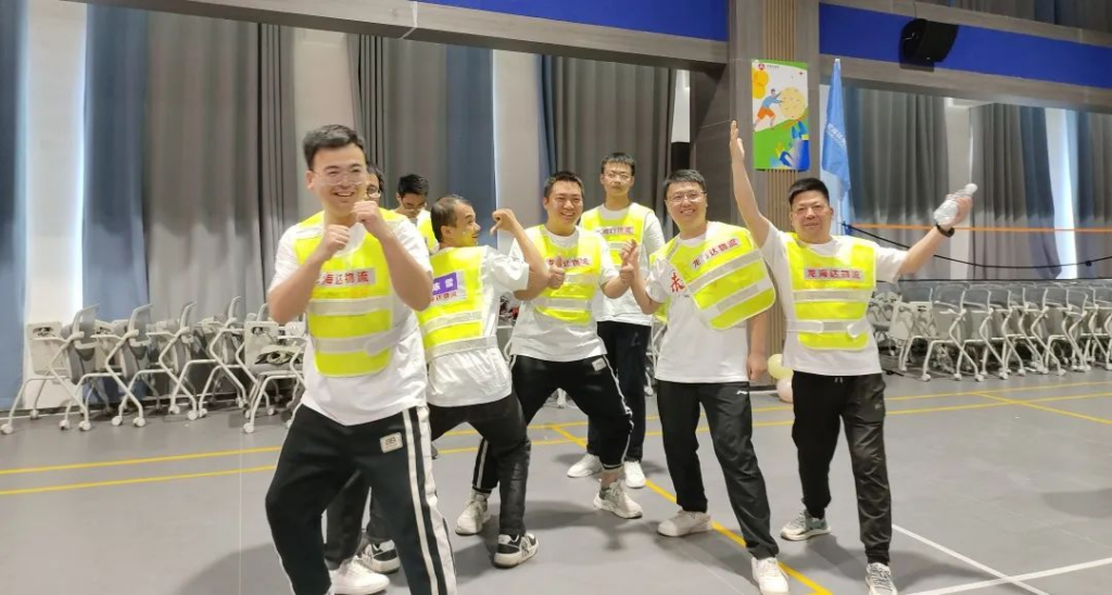 趣味运动结伴同行 | 腾博官网物流趣味运动会