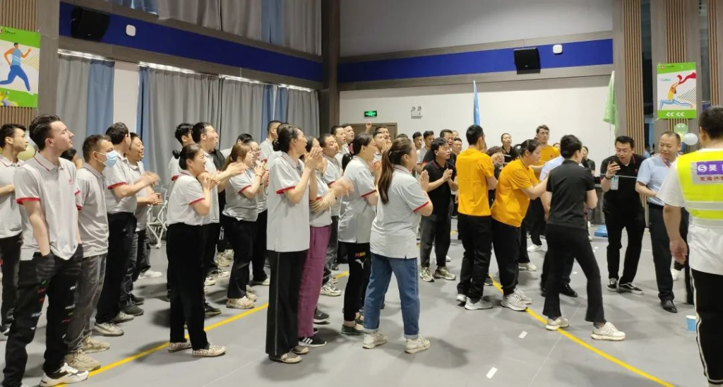 趣味运动结伴同行 | 腾博官网物流趣味运动会